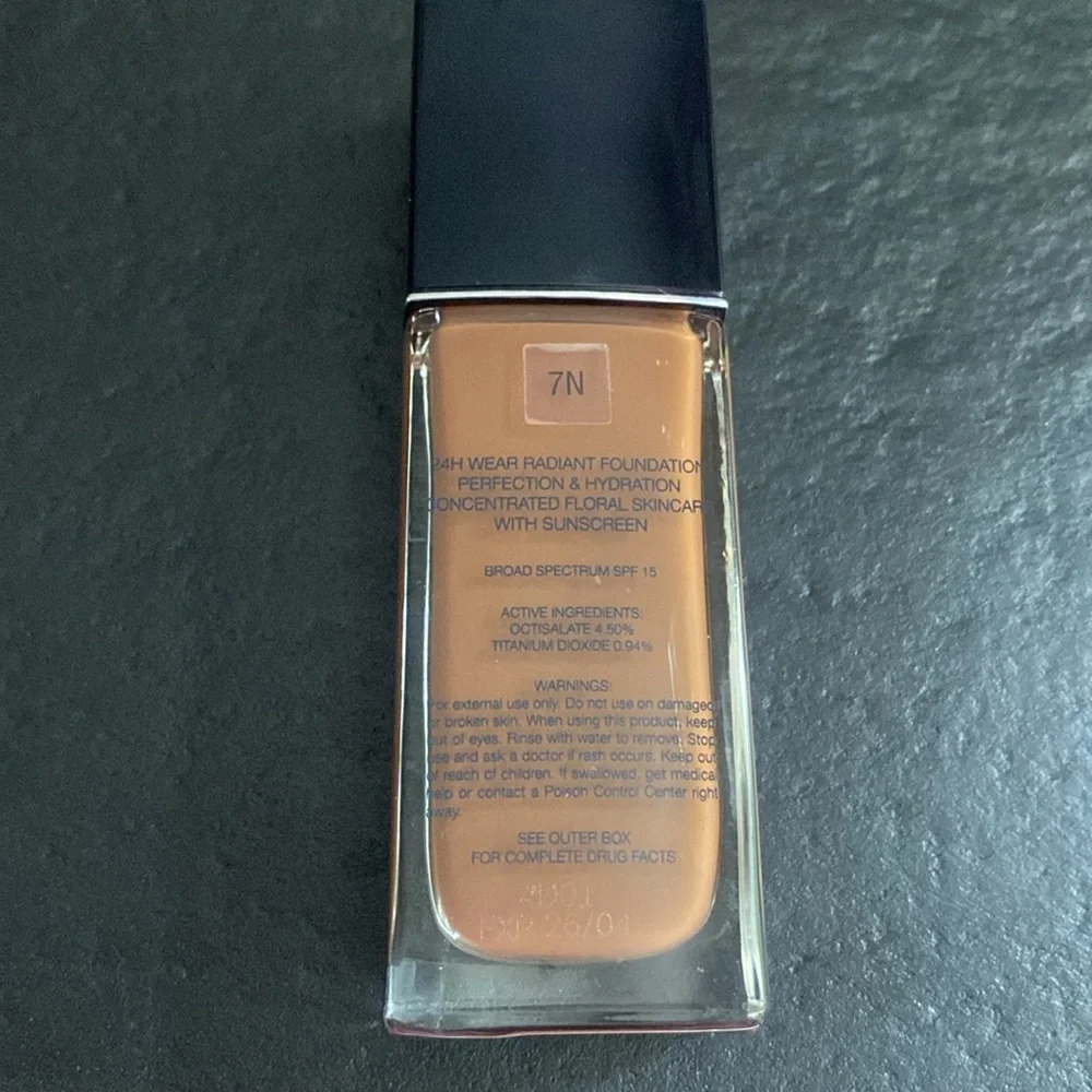 Dior Forever Skin Glow Radiant Foundation -24h Wear‎ and Hydration, 7N NWOB